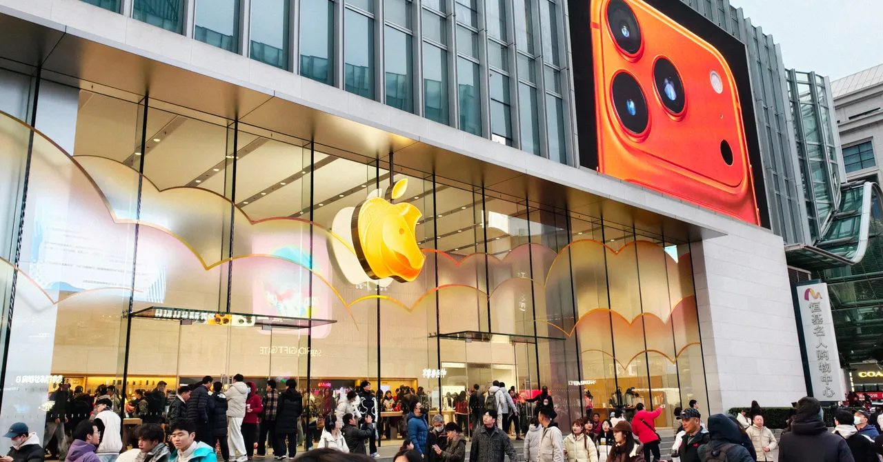How iPhones Made a Surprising Comeback in China | WIRED